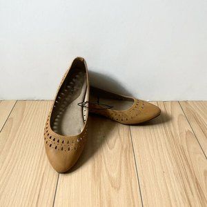 Lightweight summer flats